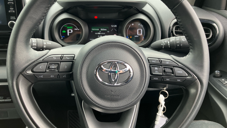 Toyota Yaris 1.5 Hybrid Design 5dr CVT Hybrid Hatchback
